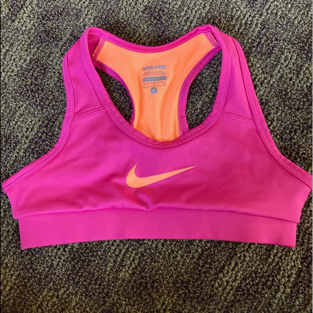 Nike girls sports bra size Small